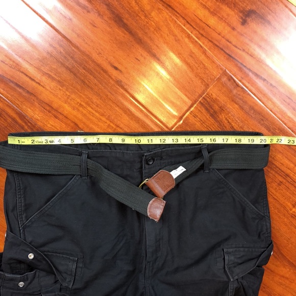 Levi's Black Cotton Cargo With Belt Shorts - Picture 8 of 16